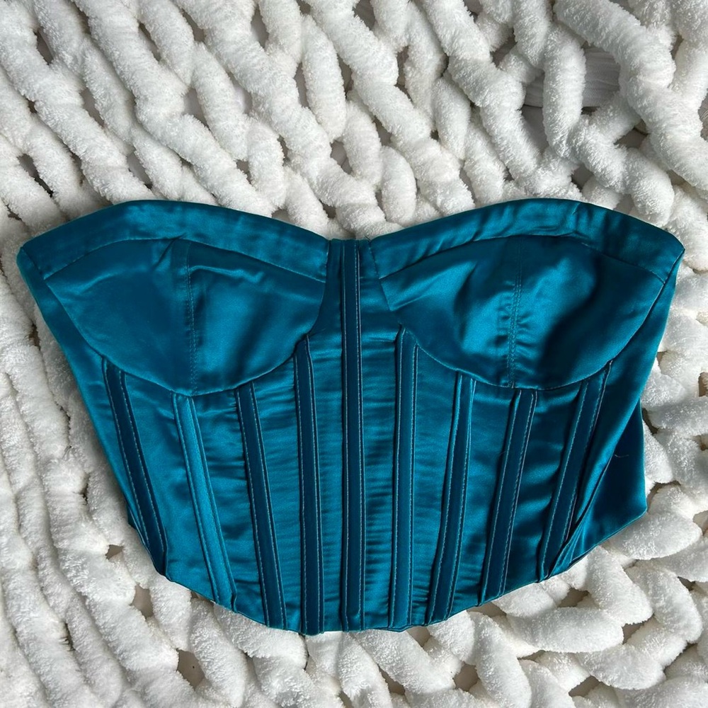 Corset, colored shown in pictures. Last picture is for reference when wearing.